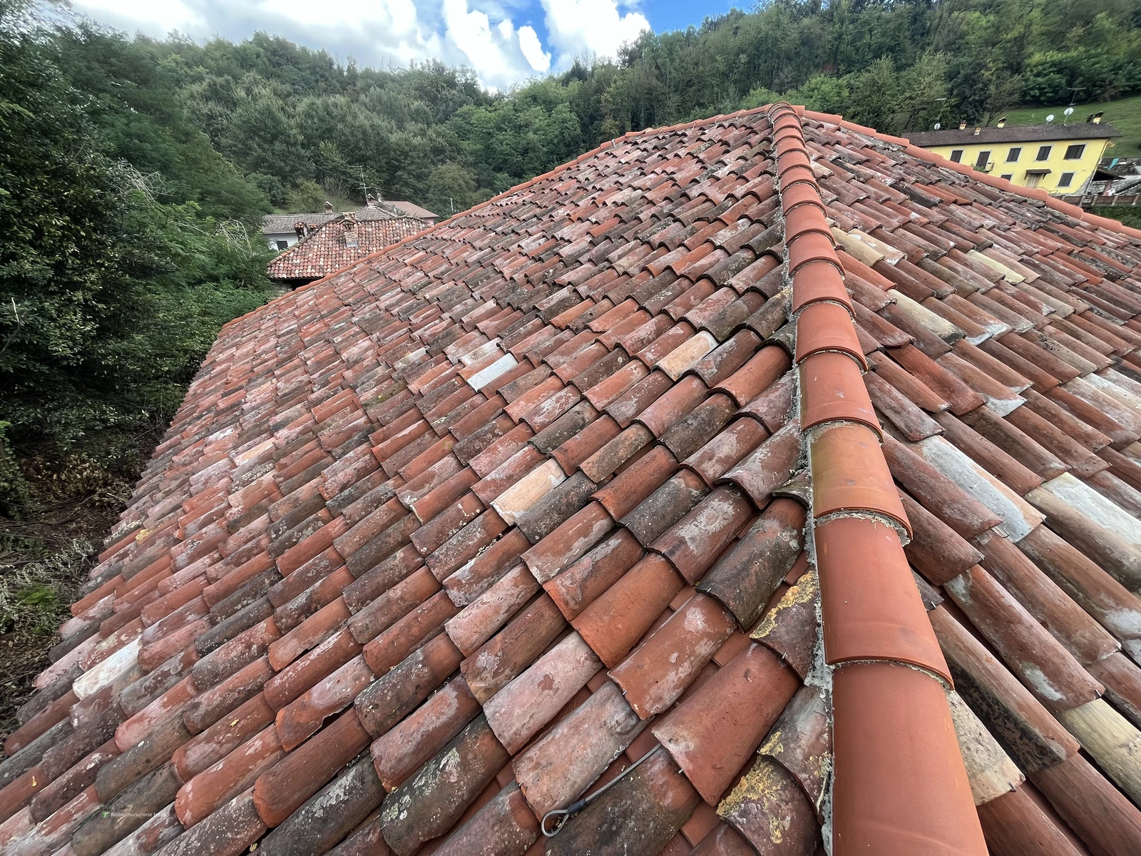 Vista finale del manto riposato sulla copertura ad Alessandria