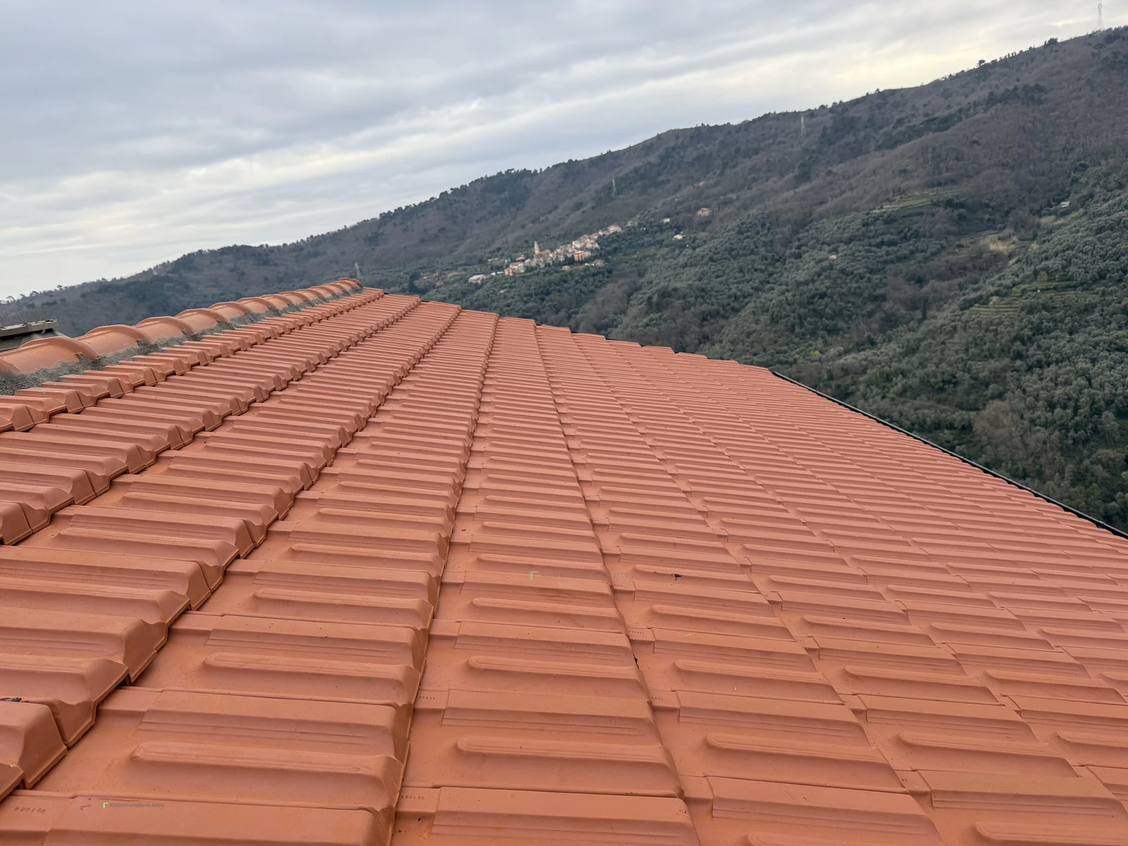 Terza vista della copertura completata a Pietrabruna
